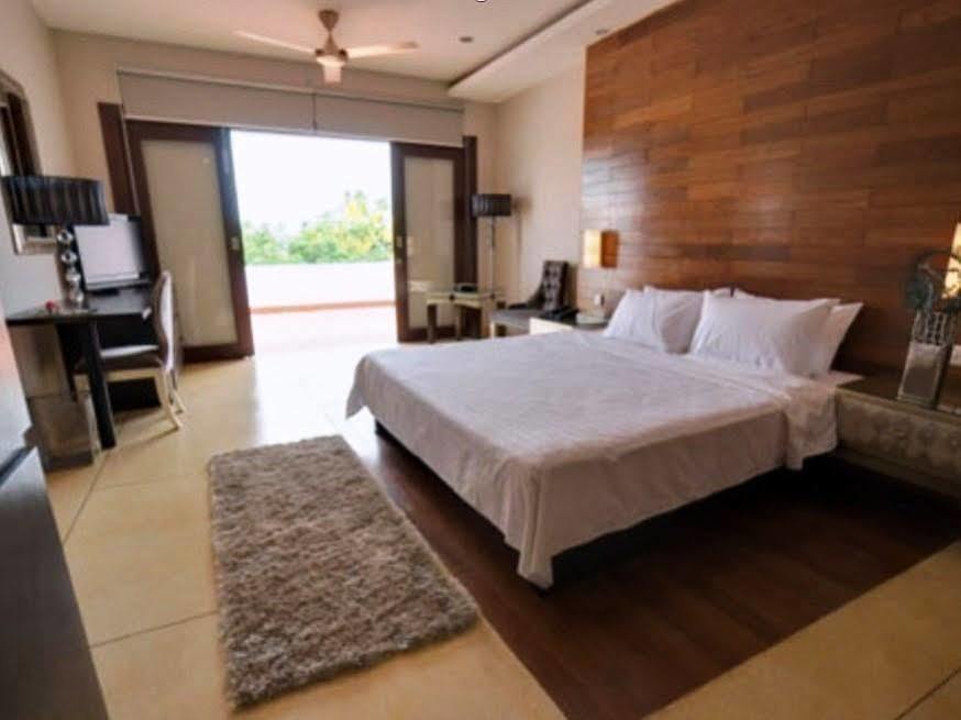 Riverview Cambodia Boutique Hotel Phnom Penh Esterno foto