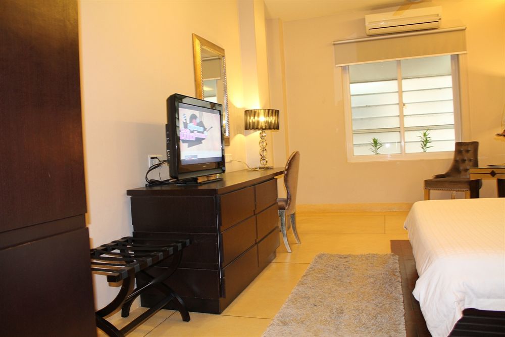 Riverview Cambodia Boutique Hotel Phnom Penh Esterno foto