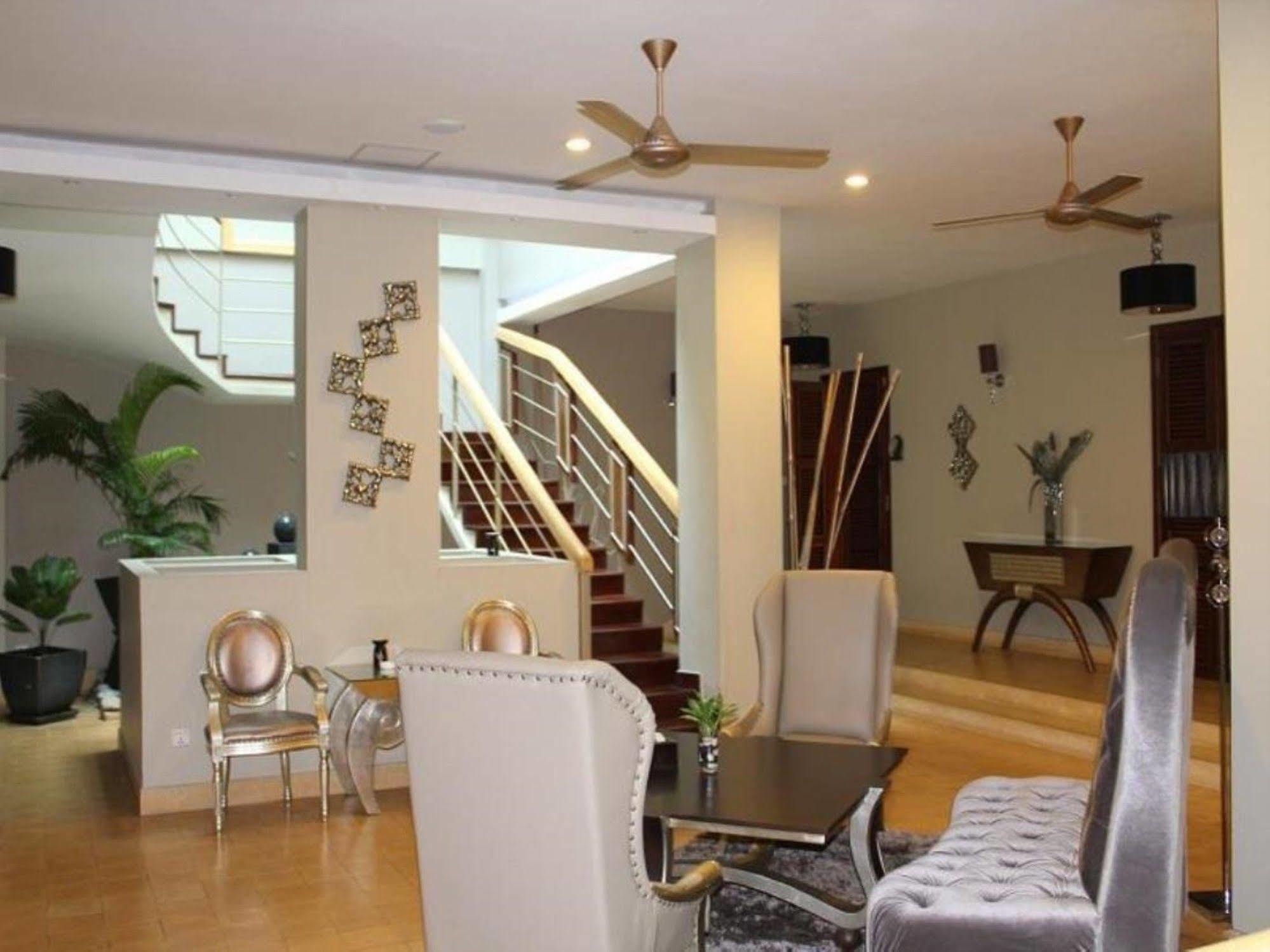Riverview Cambodia Boutique Hotel Phnom Penh Esterno foto