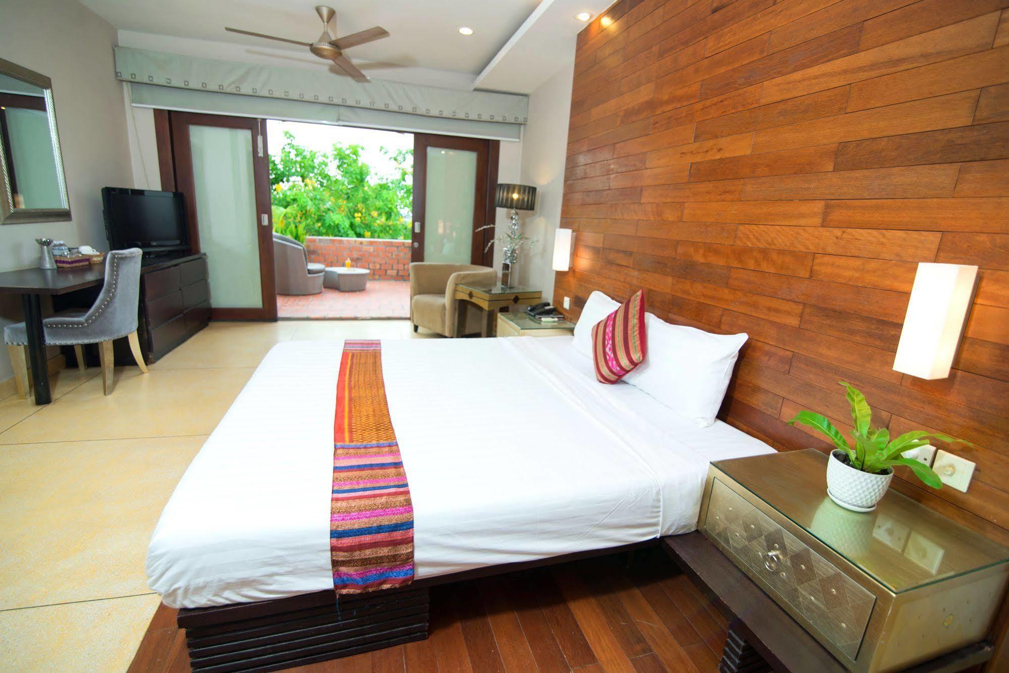 Riverview Cambodia Boutique Hotel Phnom Penh Esterno foto