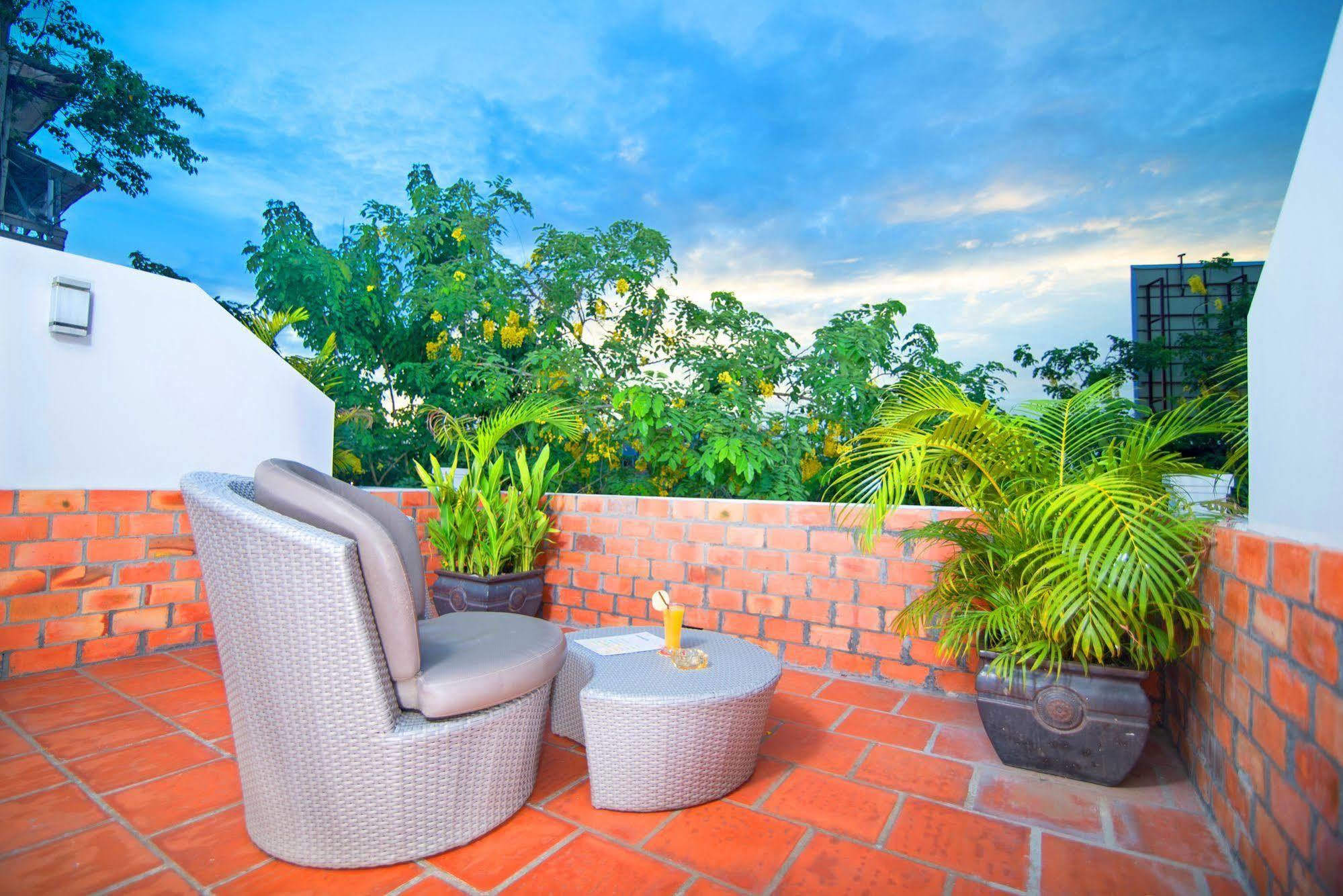Riverview Cambodia Boutique Hotel Phnom Penh Esterno foto