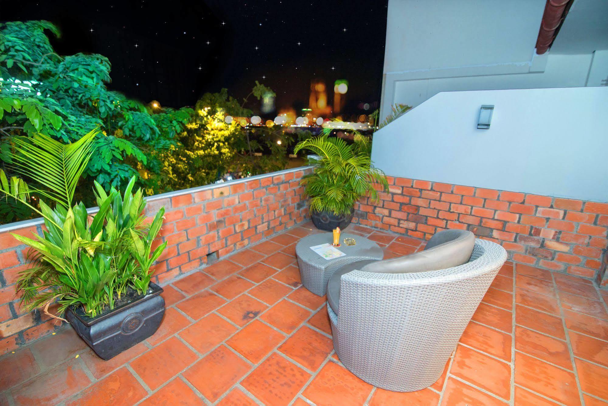 Riverview Cambodia Boutique Hotel Phnom Penh Esterno foto