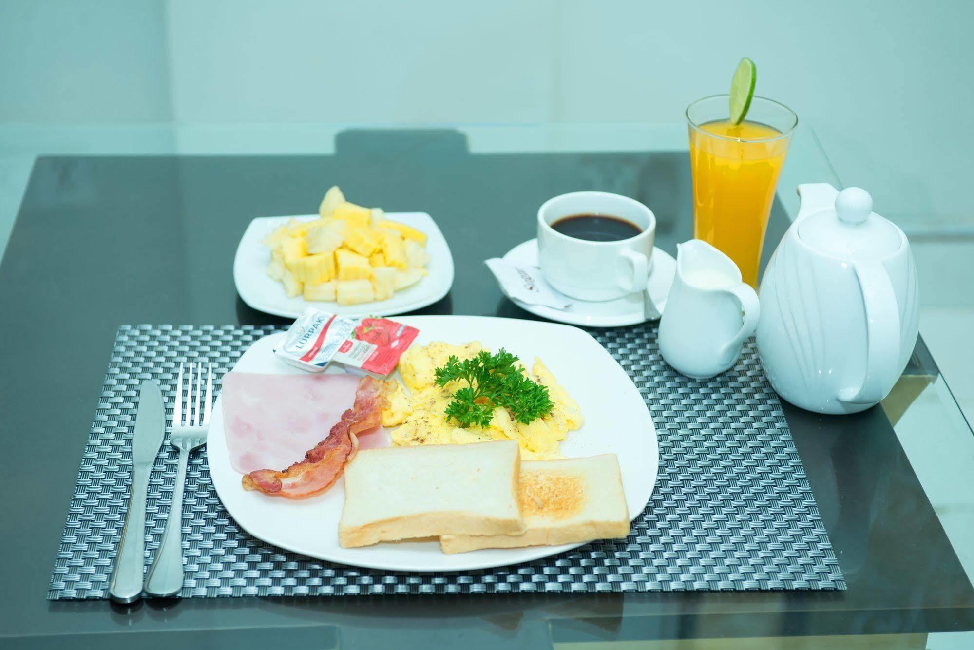 Riverview Cambodia Boutique Hotel Phnom Penh Esterno foto
