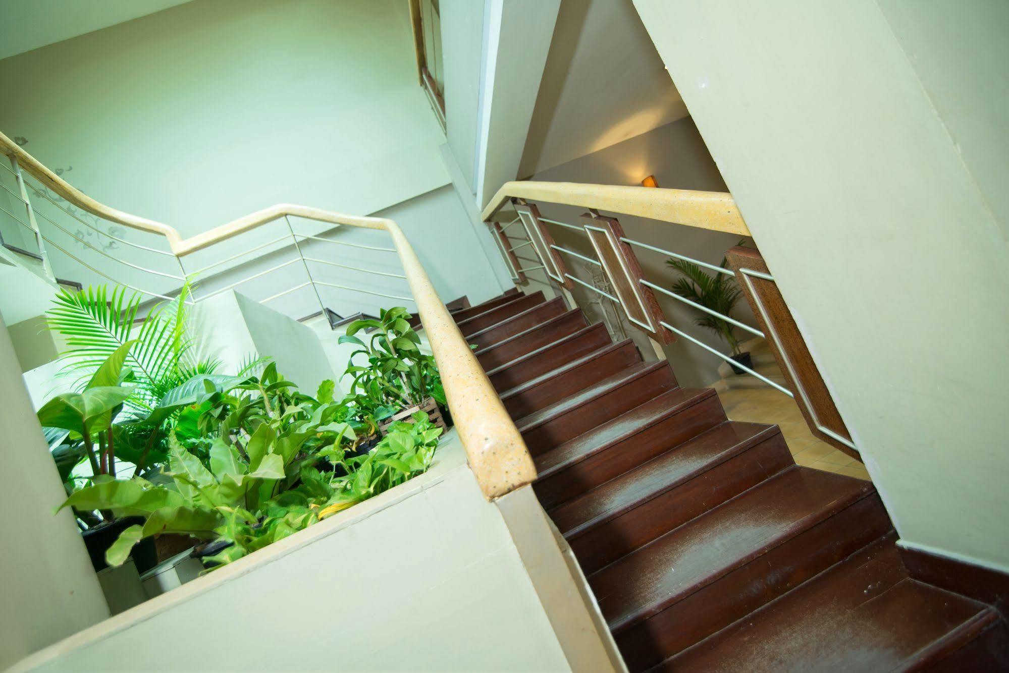 Riverview Cambodia Boutique Hotel Phnom Penh Esterno foto